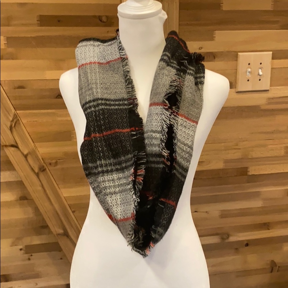 NWT infinity 🧣